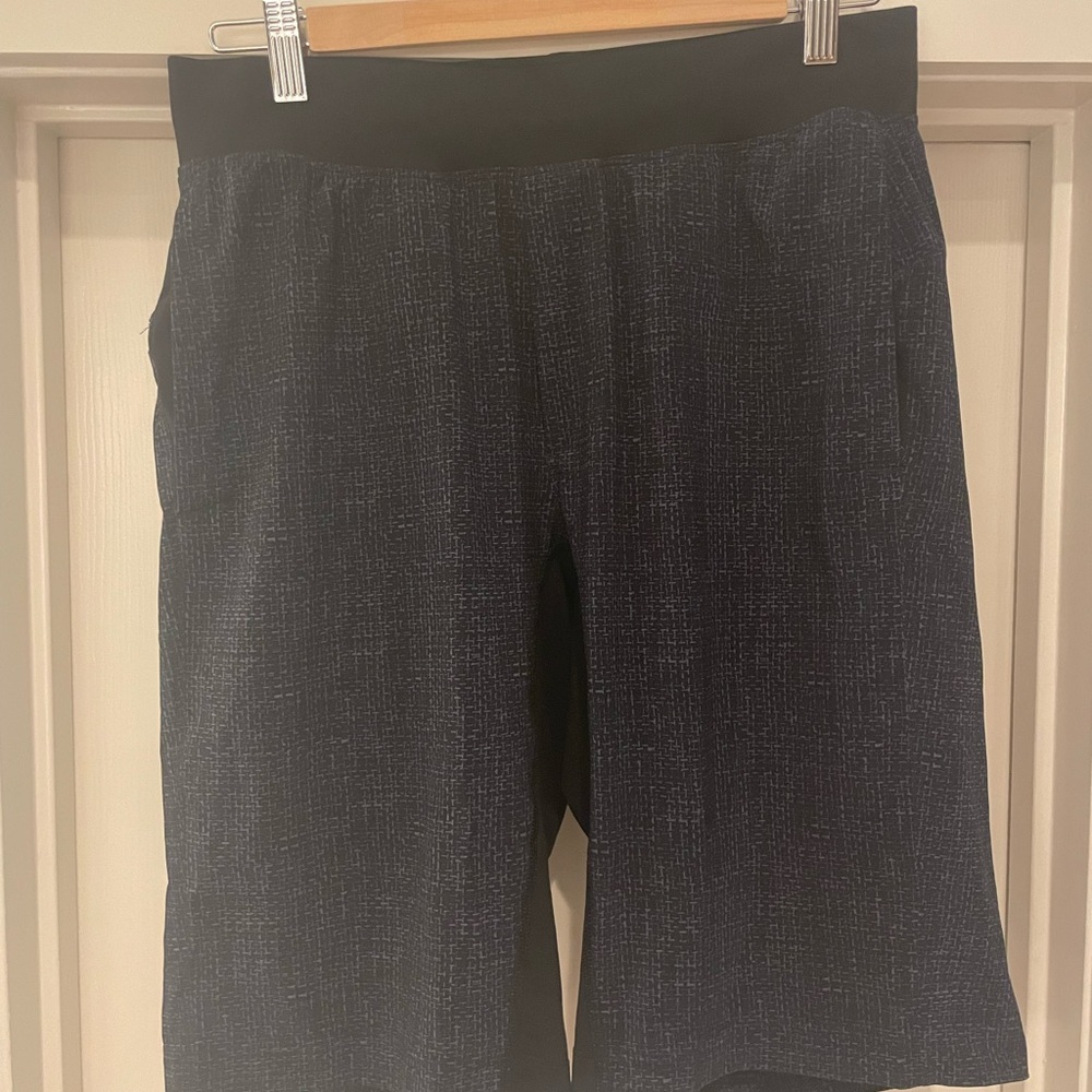 lululemon athletica Navy Blue Athletic Shorts
No liner, medium, 11” inseam